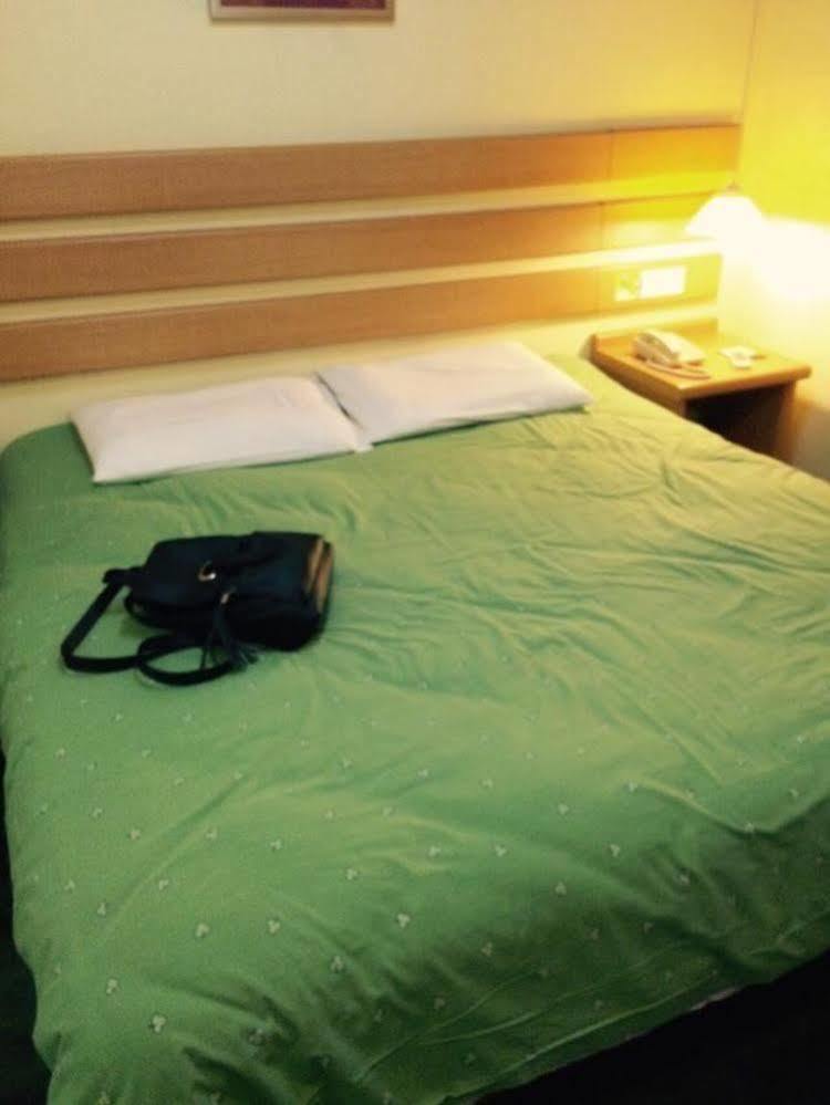 Home Inn Chongqing Jiangbei Airport Shuangfeng Road Exteriér fotografie